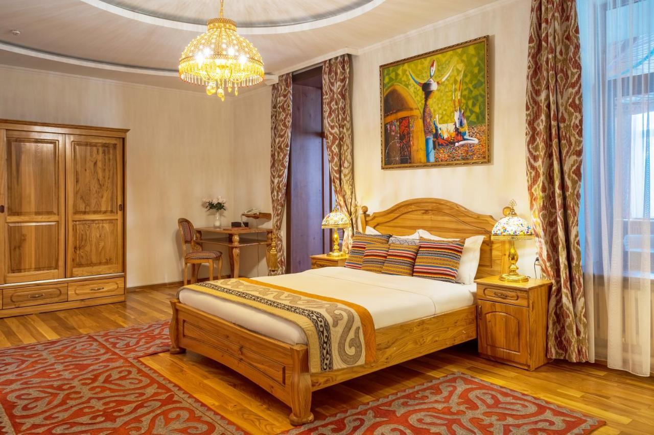 Navat Hotel Bishkek Exterior foto